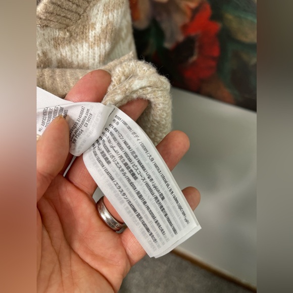 Abercrombie & Fitch NWOT Cropped Fuzzy Soft Sweater Vest Houndstooth Tan Size M - Picture 8 of 10